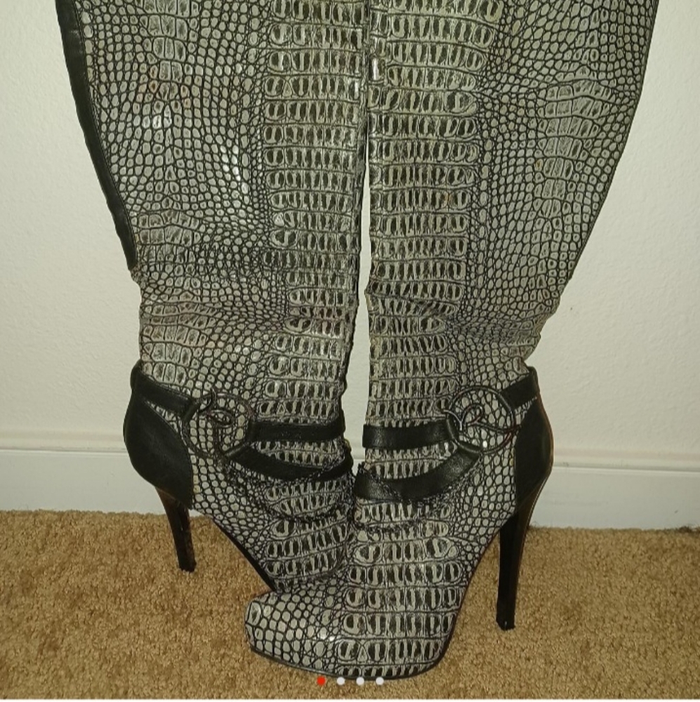 Rocawear knee high boots